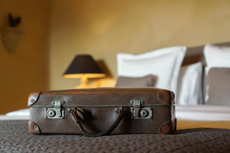 Deluxe King Room image 2