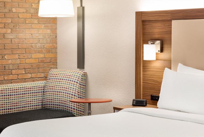 Standard Room image 2