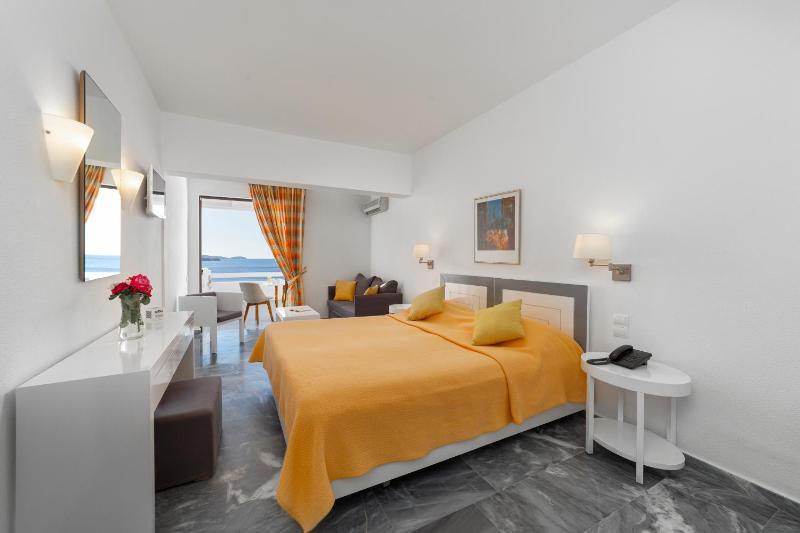 Superior Room with Sea View image 1