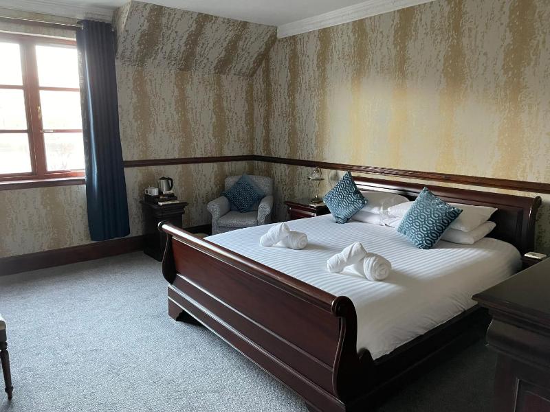 Superior Loch View Room image 3