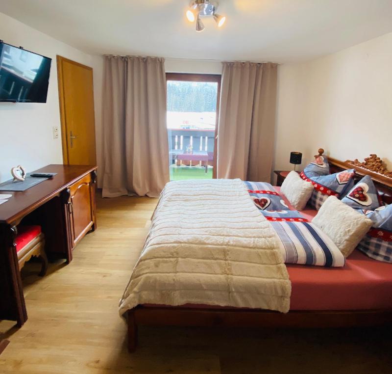 Double Room with Balcony image 1