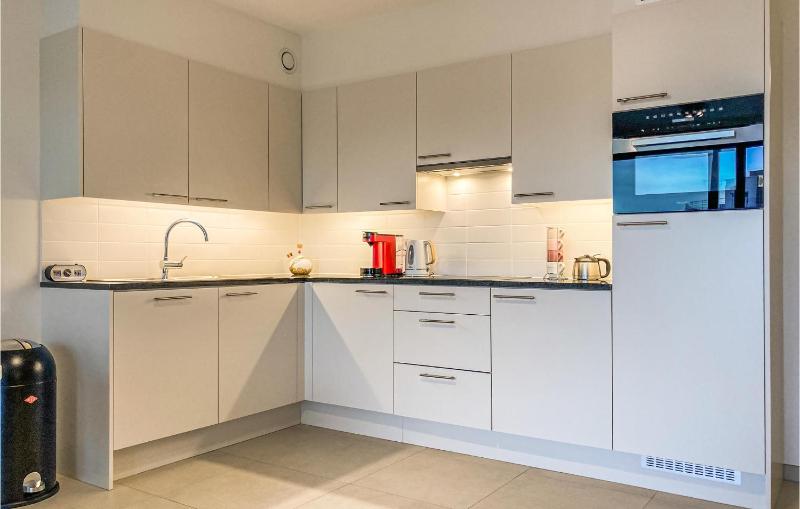 Nice Apartment In Oostende With Wifi - image 4