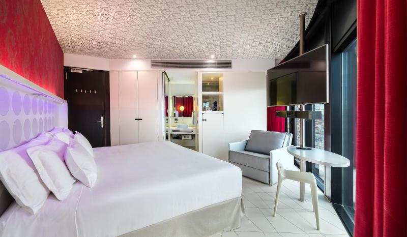 Two-Connecting Superior Double Rooms image 3