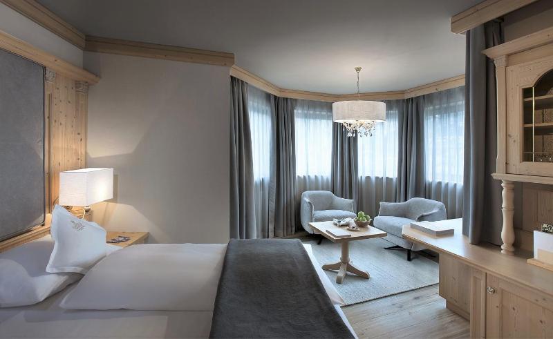 Superior Double or Twin Room image 3