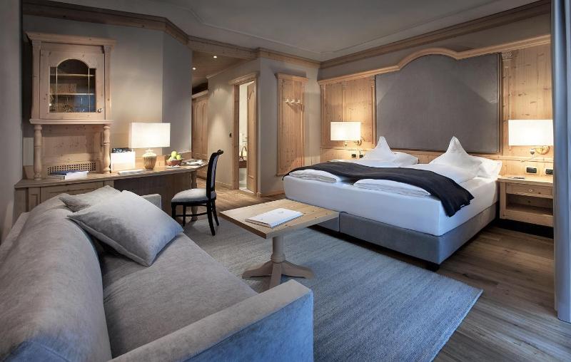Superior Double or Twin Room image 4