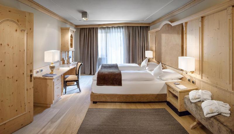 Deluxe Suite image 1