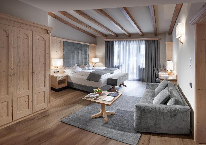 Superior Double or Twin Room image 1