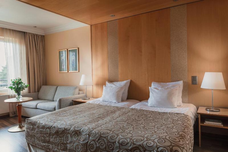 Standard Double Room image 3