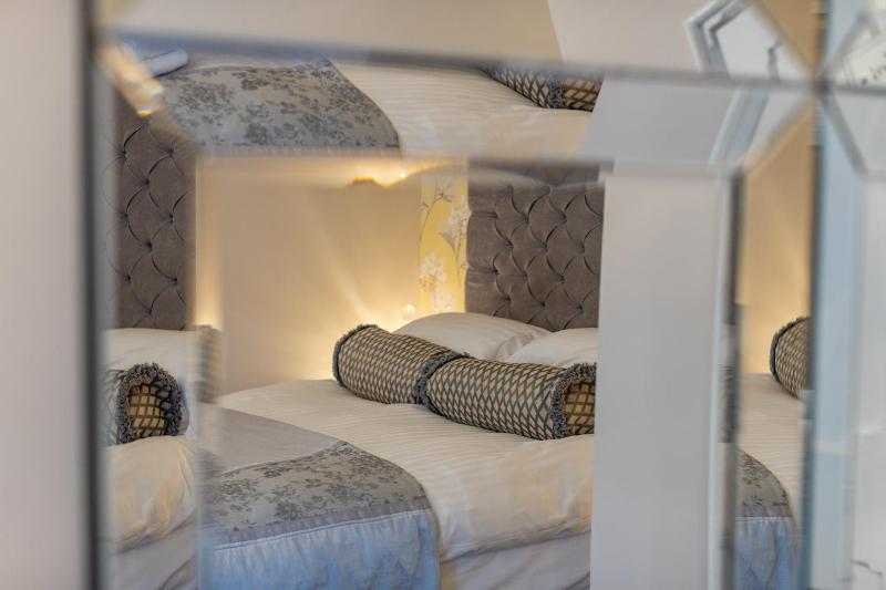 Deluxe Double Room image 4