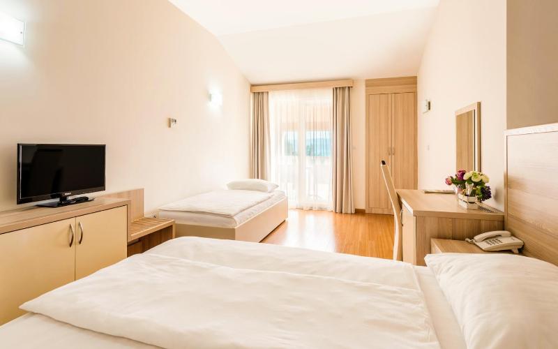 Triple Room with Sea View image 1