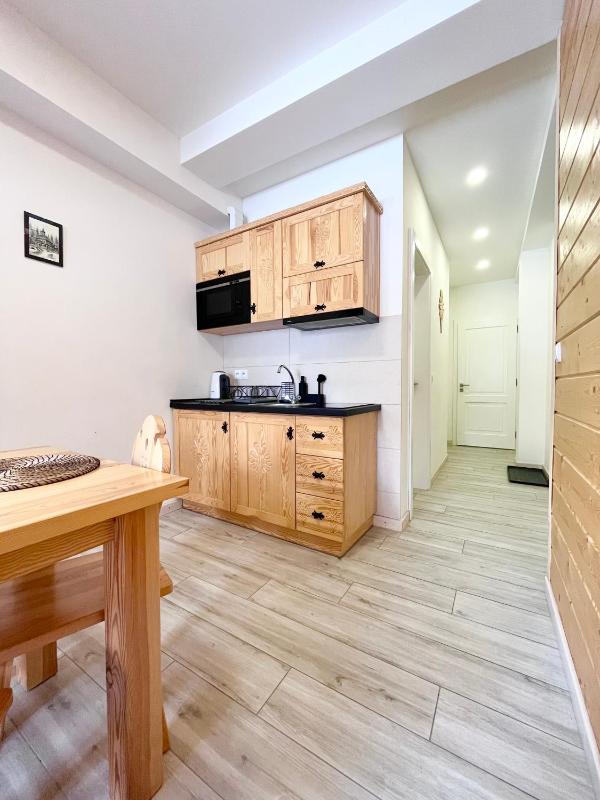 One-Bedroom Apartment image 3