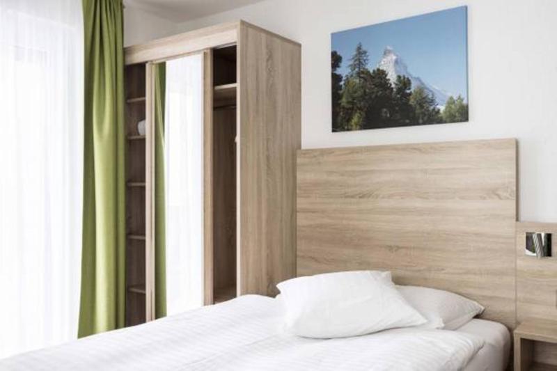 Single Room with Grandlit and Mountain View image 3