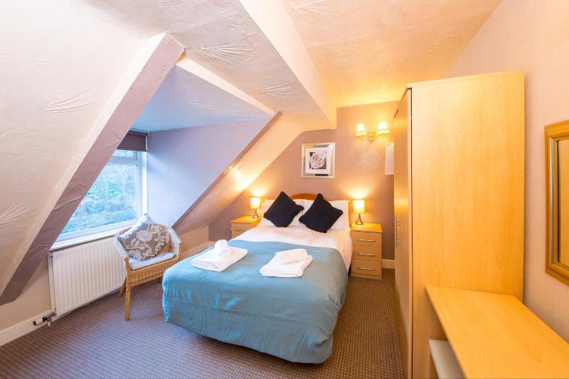 Double Room with Private Bathroom image 4