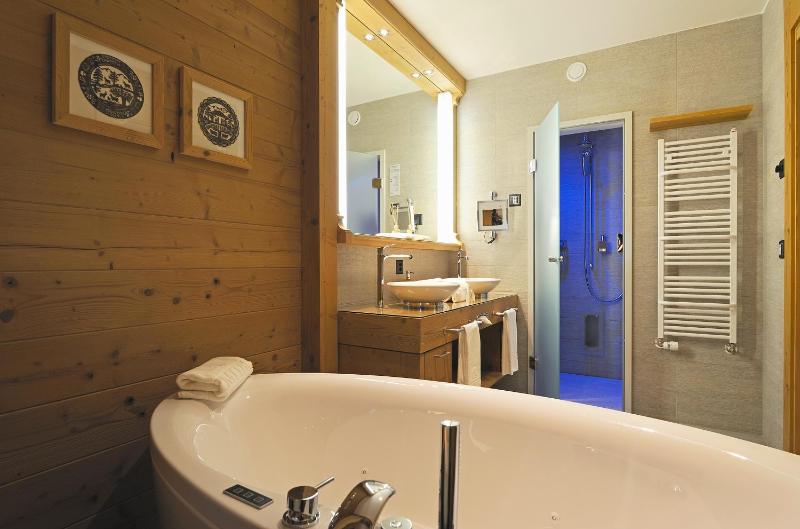 Senior Suite - Saane image 2