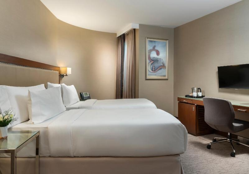 Double Room image 3