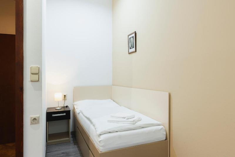 Single Room image 1