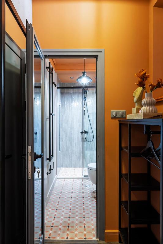 5 Vintage Guest House - image 5
