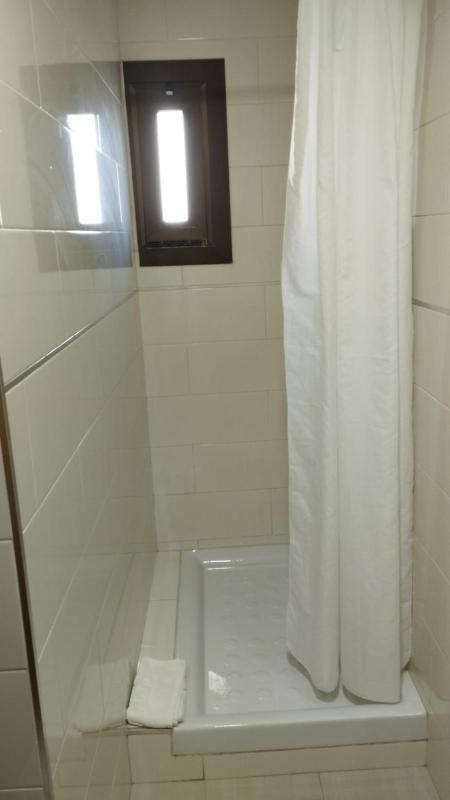 Twin Room image 1