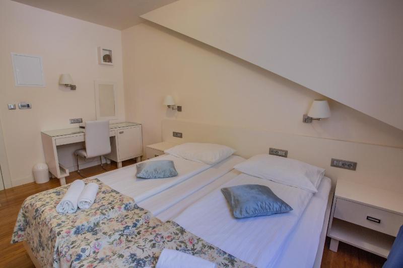 Double Room with Mountain View image 1