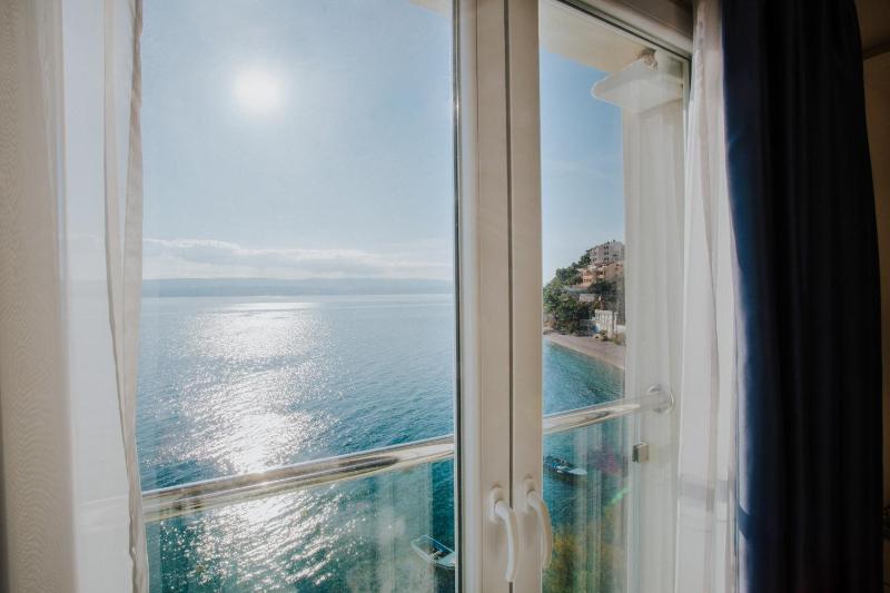 Suite with Sea View image 4