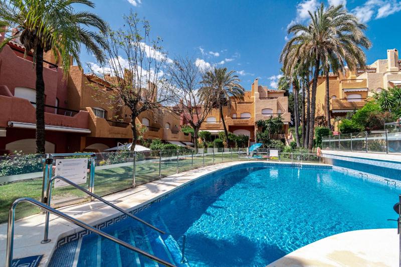 Tropical Palmy 3 bedroom Townhouse in Nueva Andalucia close to Puerto Banus - image 25