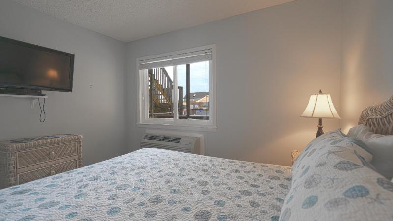 One-Bedroom Apartment image 2