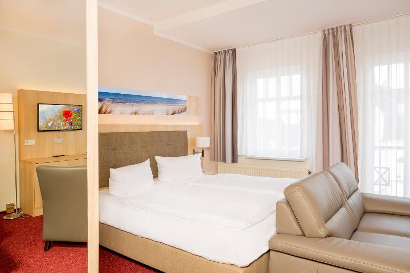 Comfort Triple Room image 4