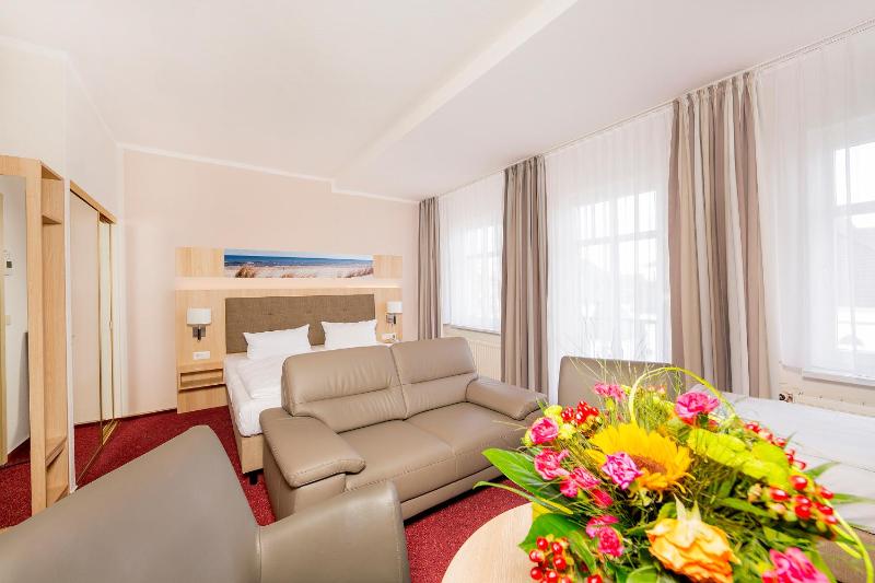 Comfort Triple Room image 2