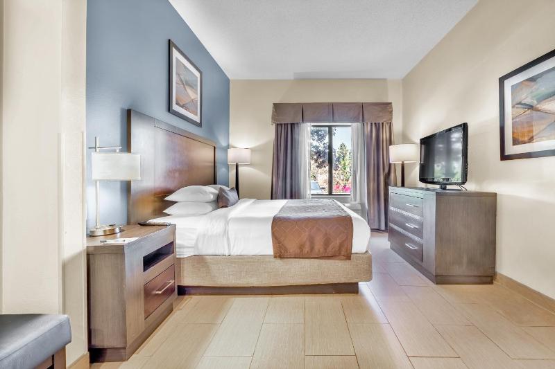 Superior Studio Suite with 1 King Bed, Non-Smoking image 3