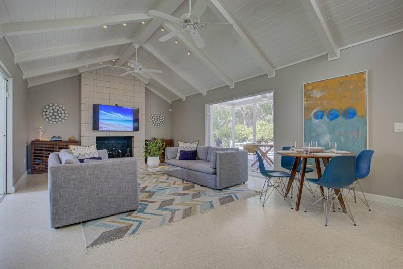 Majestic Coastal Escape - image 39