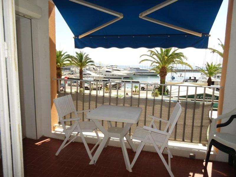 Appartement 1er étage avec parking proche plage et commerces Hyères - FR-1-335-165 - image 1