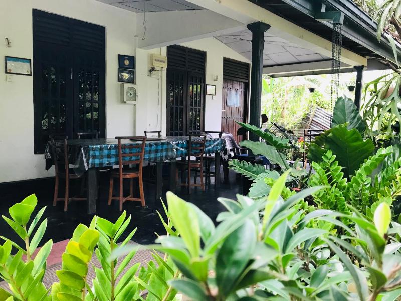 Asiri HomeStay - image 11