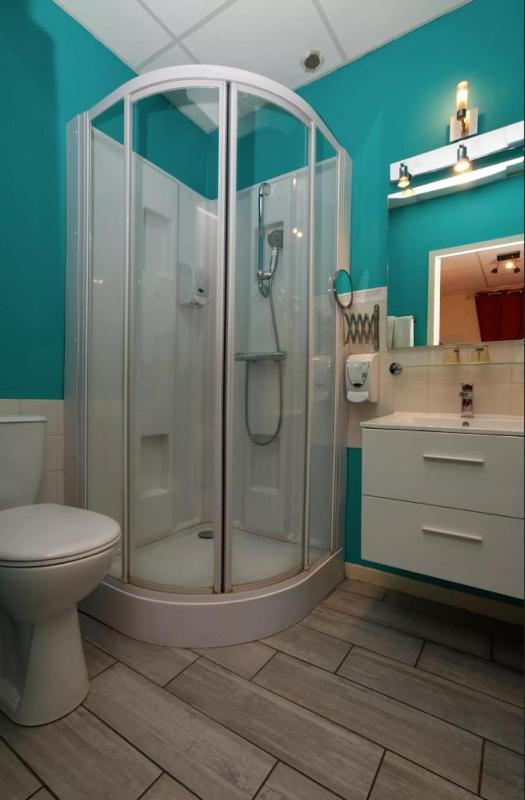 Twin Room image 3