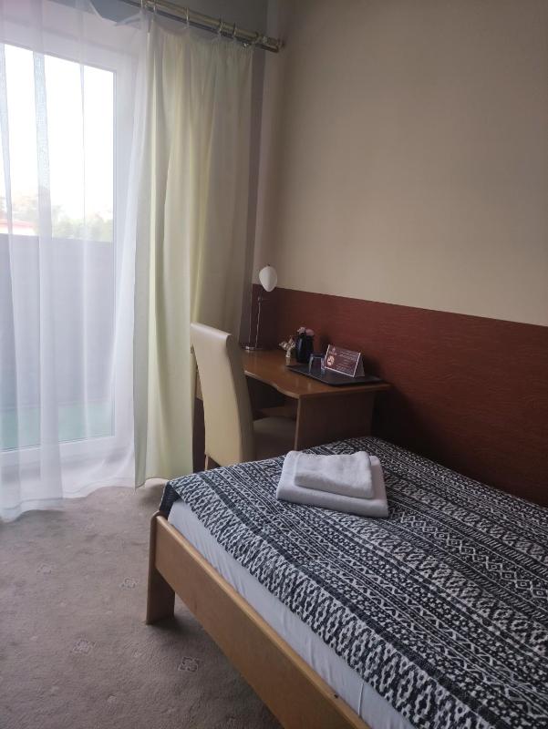 Single Room image 3