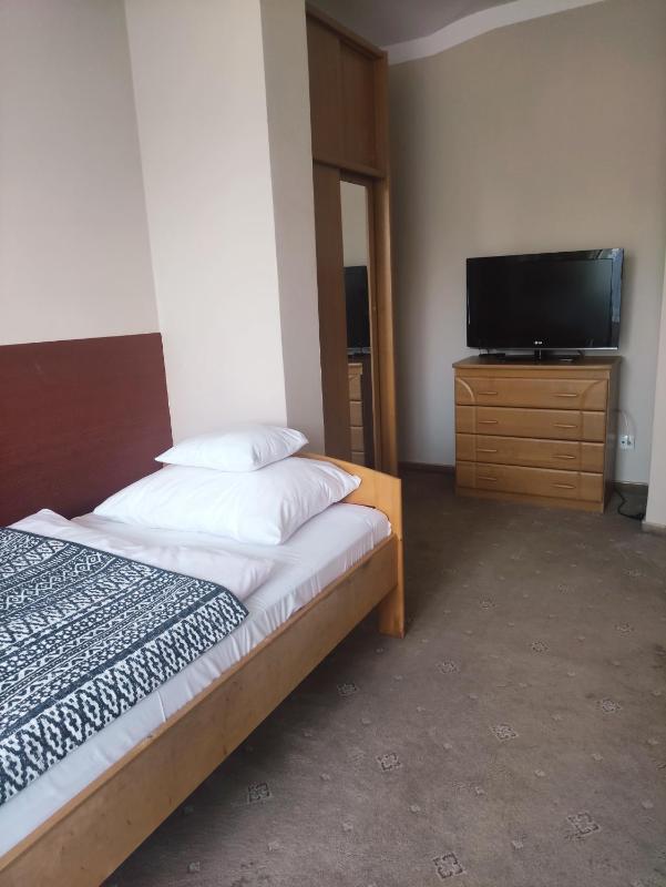 Single Room image 4
