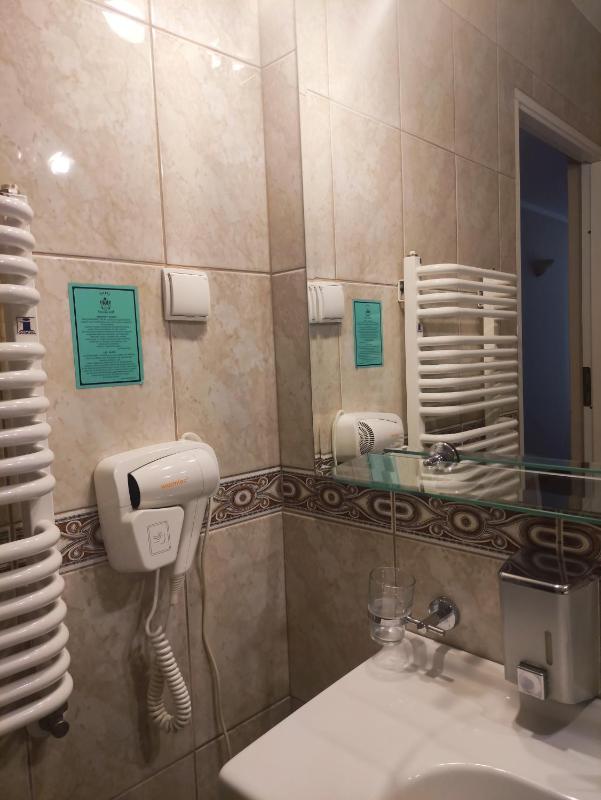 Deluxe Double Room with Balcony image 3