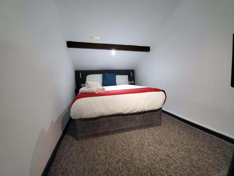Two-Bedroom Suite image 2