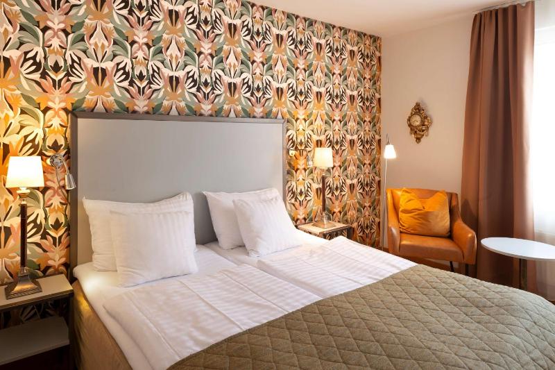 Standard Twin Room - Non-Smoking image 3