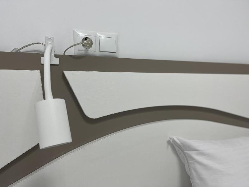 Deluxe Center - image 7