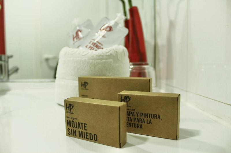 Standard Twin Room image 3