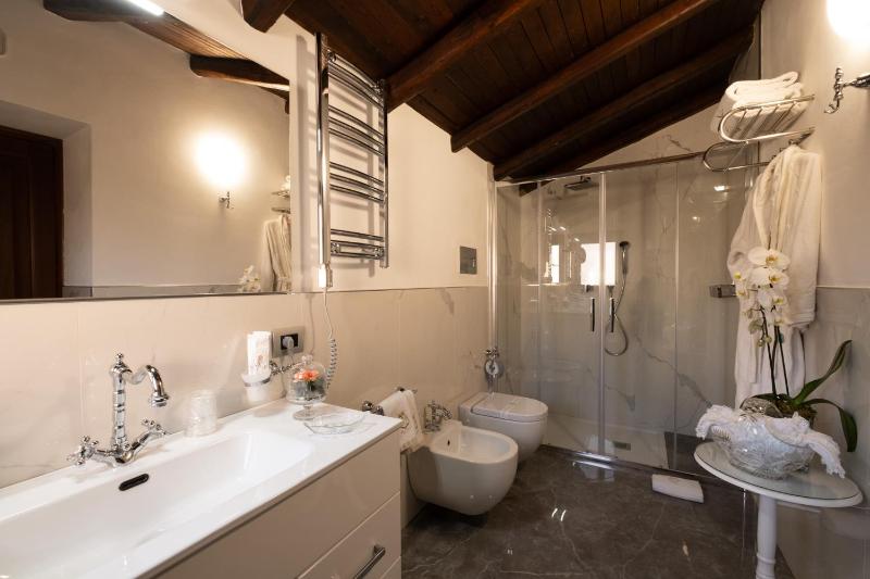 Deluxe Suite image 1