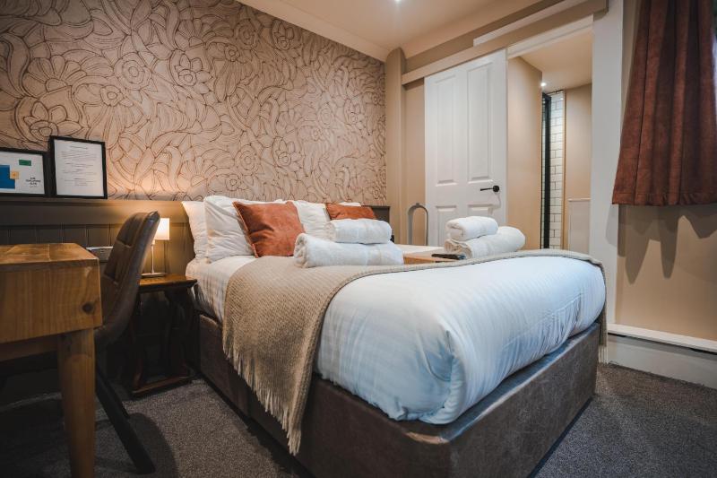 Double Room image 1