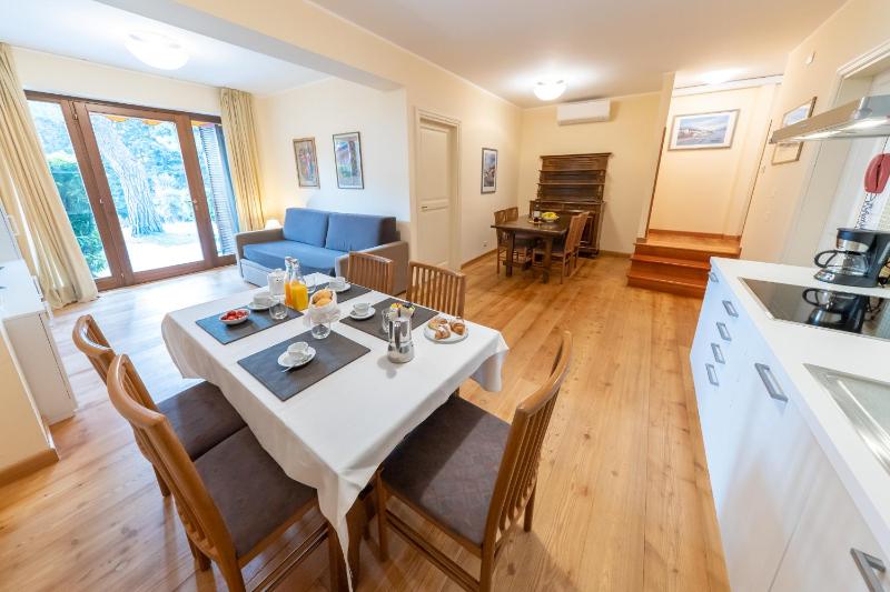 Three-Bedroom Apartment Plus with Lake View image 4