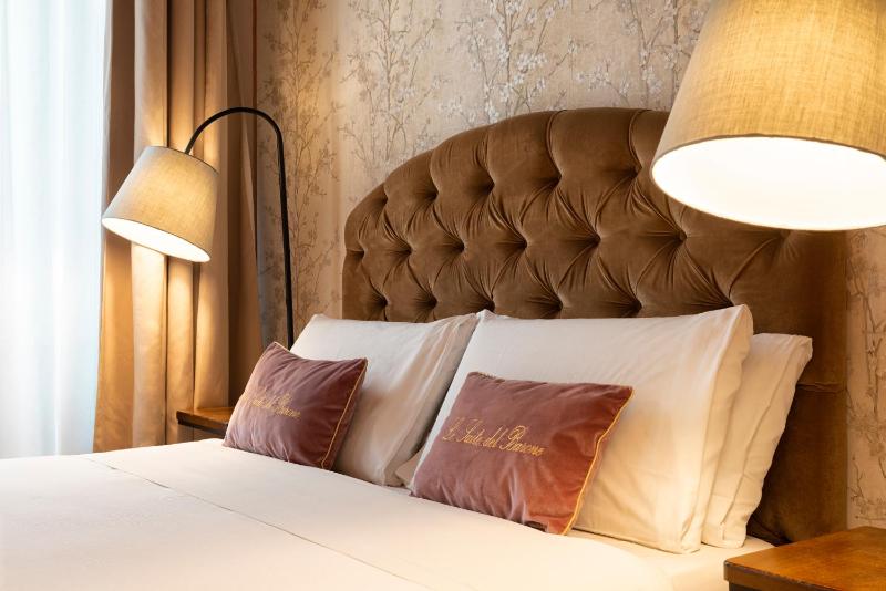 Superior Double Room image 1