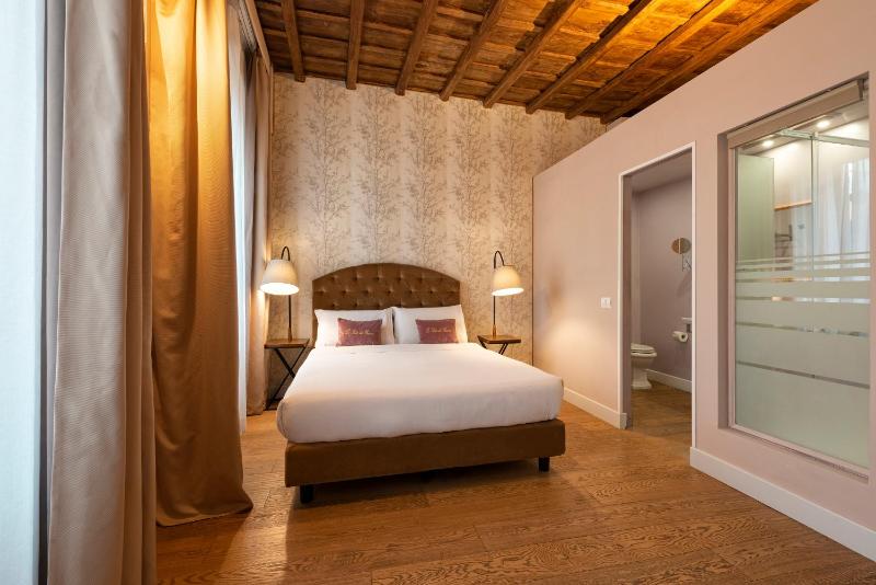 Superior Double Room image 3