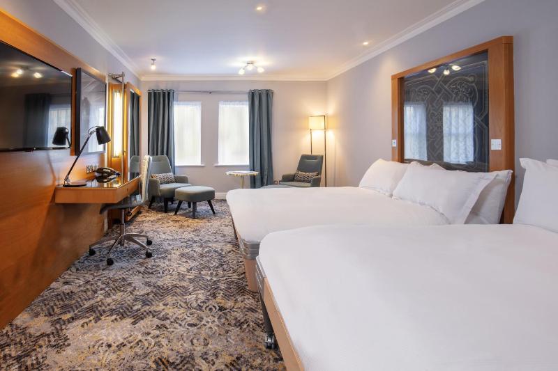 Deluxe Family Room image 1