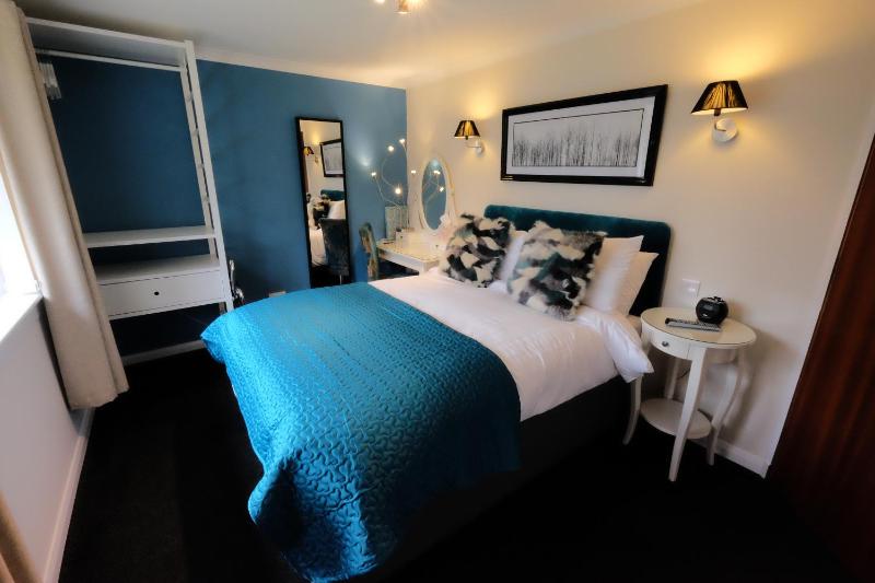 Double Room image 3