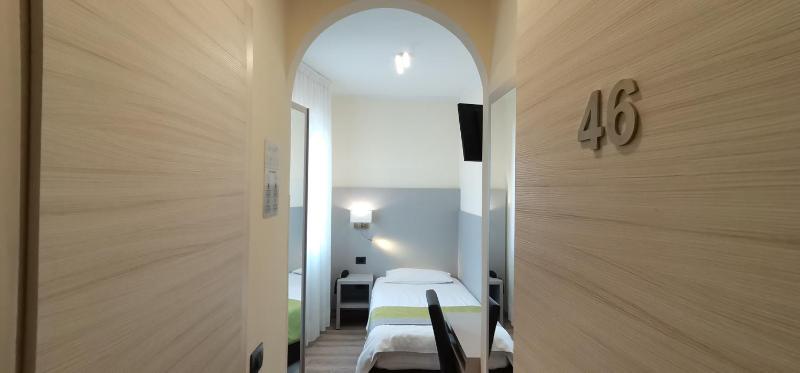 Hotel Aurora - image 8