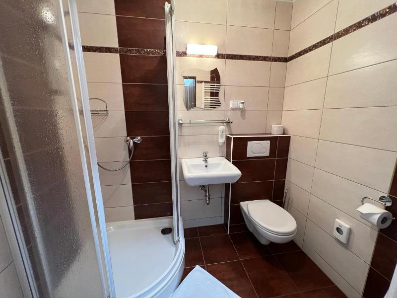 Standard Double Room image 4