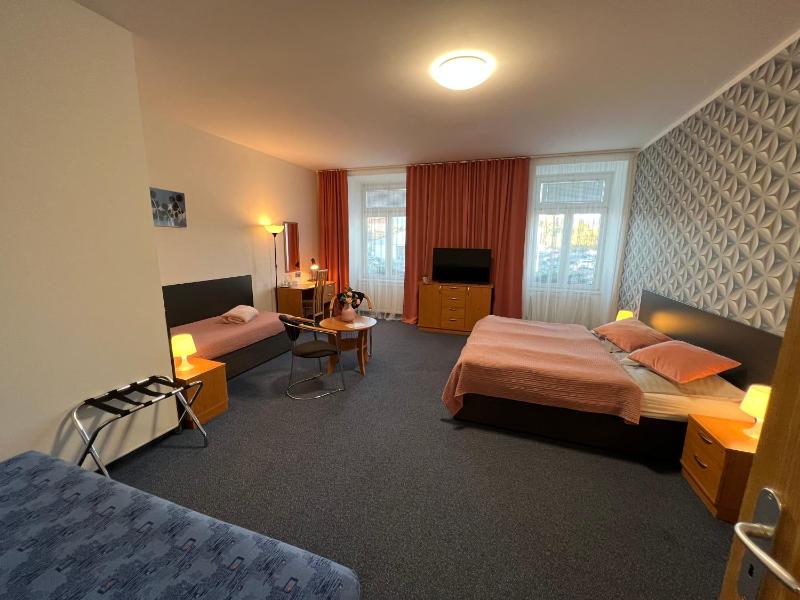 Comfort Triple Room image 4